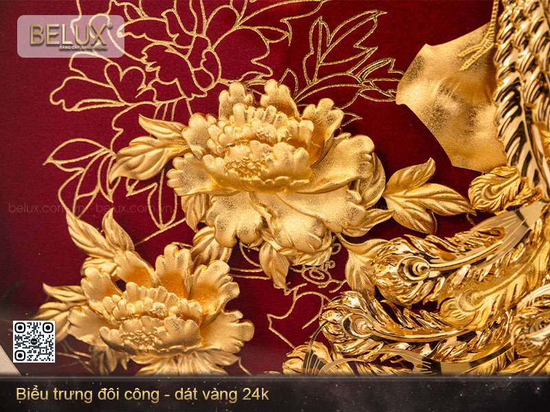 Biểu trưng tròn đôi công dát vàng 24k&nbsp;